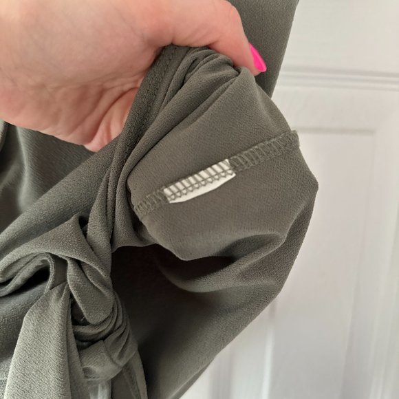 Short Sleeve Tie Front Blouse - Picture 4 of 8